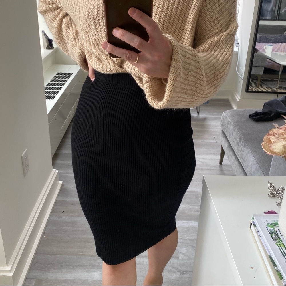 Black ribbed midi skirt